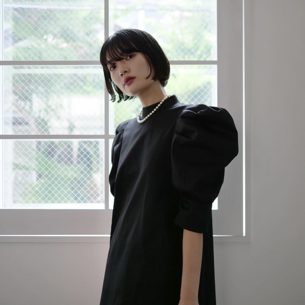 JOHN Mutton Sleeve Dress / Black