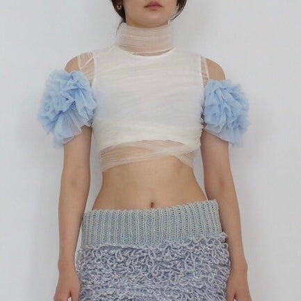 SUSAN FANG　SHIRRED BANDAGE WRAP TOP WITH PUFF SLEEVES IN BLUE