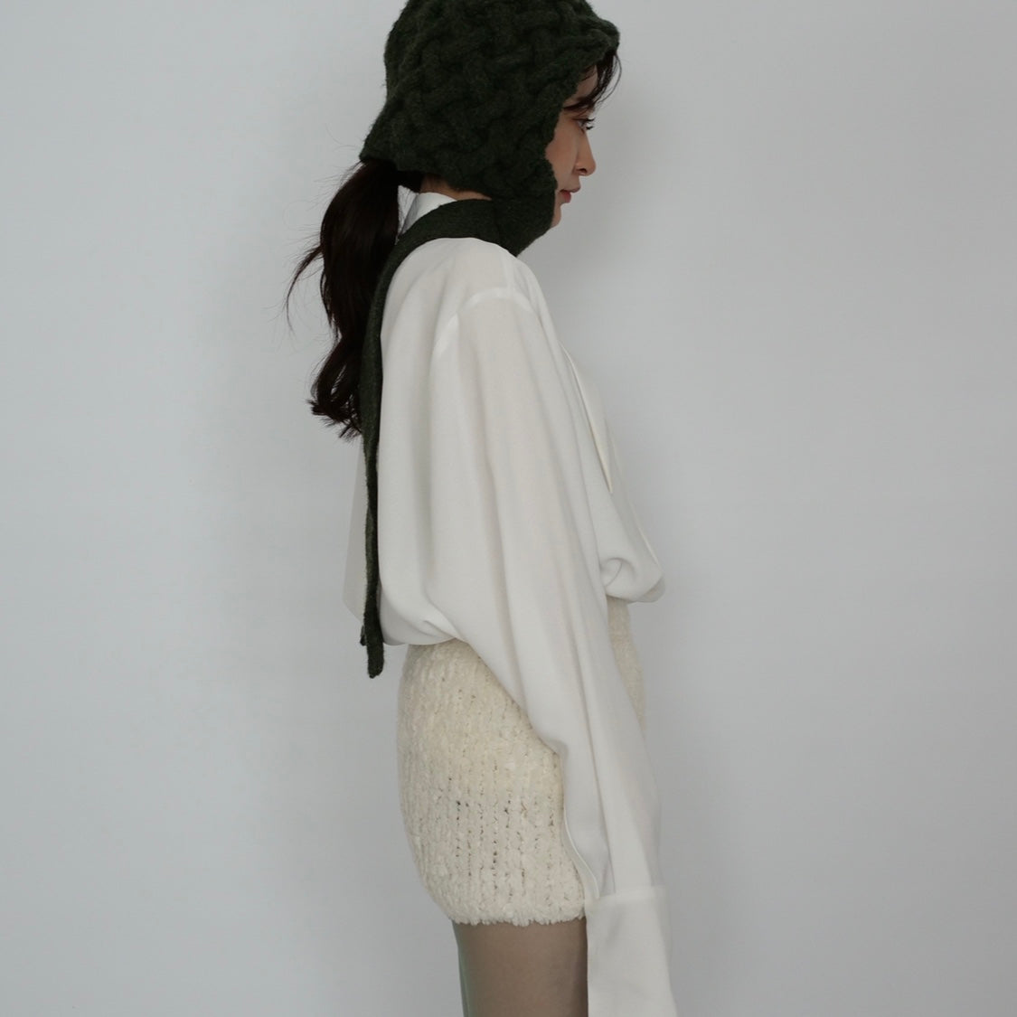 [SALE] LEINWANDE  Boa Hand Knitted Shorts / White