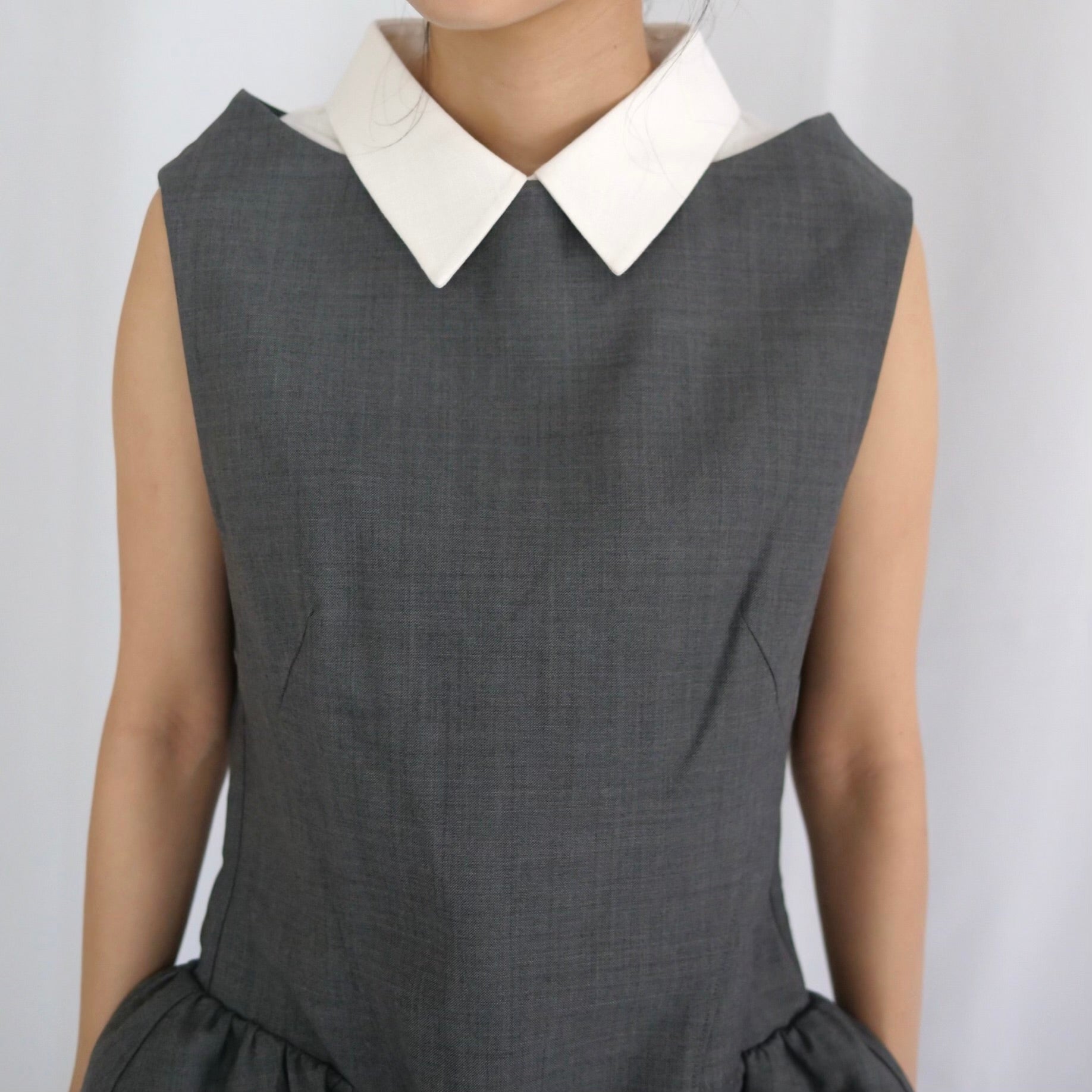 SHUSHU/TONG  Shirtneck patchwork sleeveless dress / grey