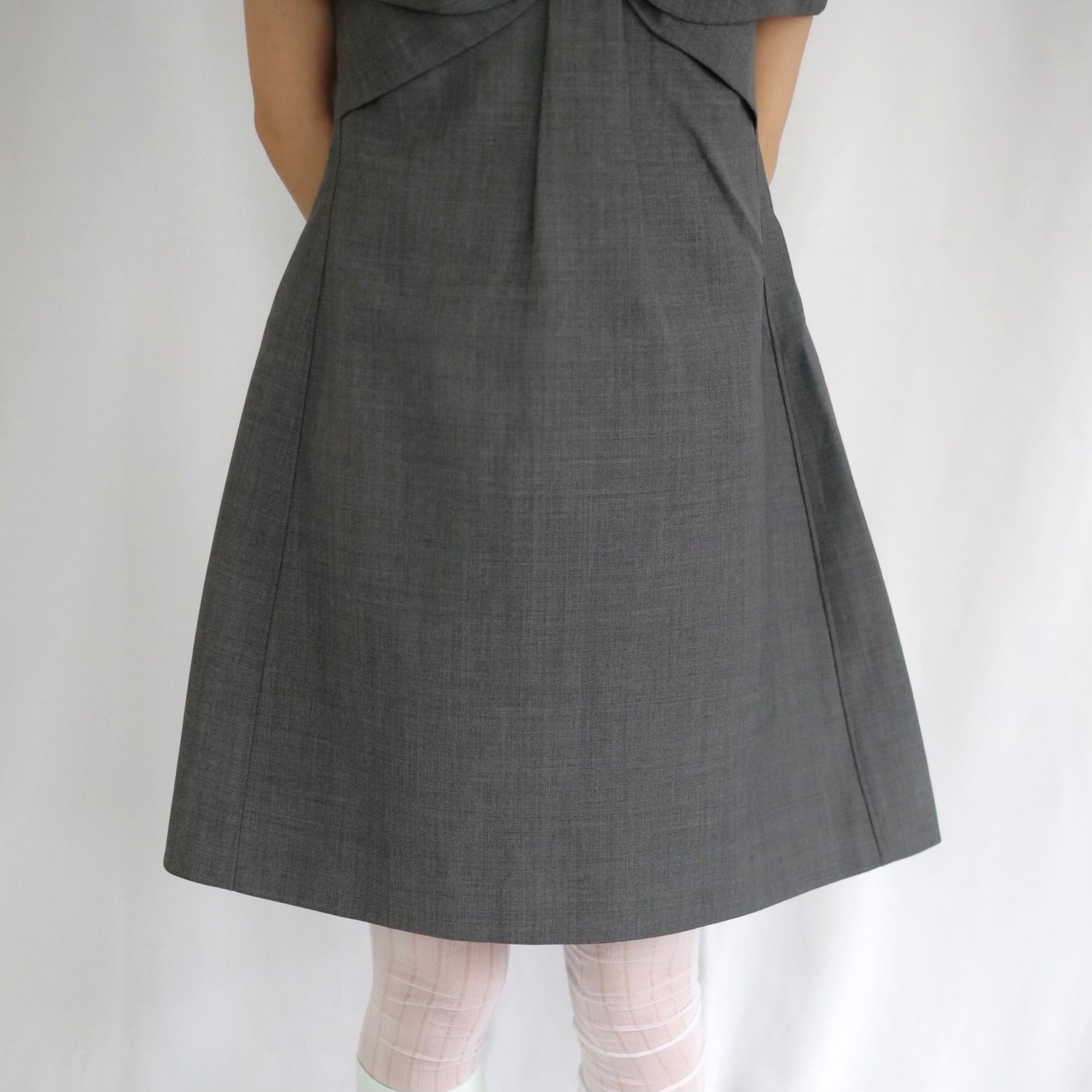 SHUSHU/TONG  Bow off-shoulder dress / grey