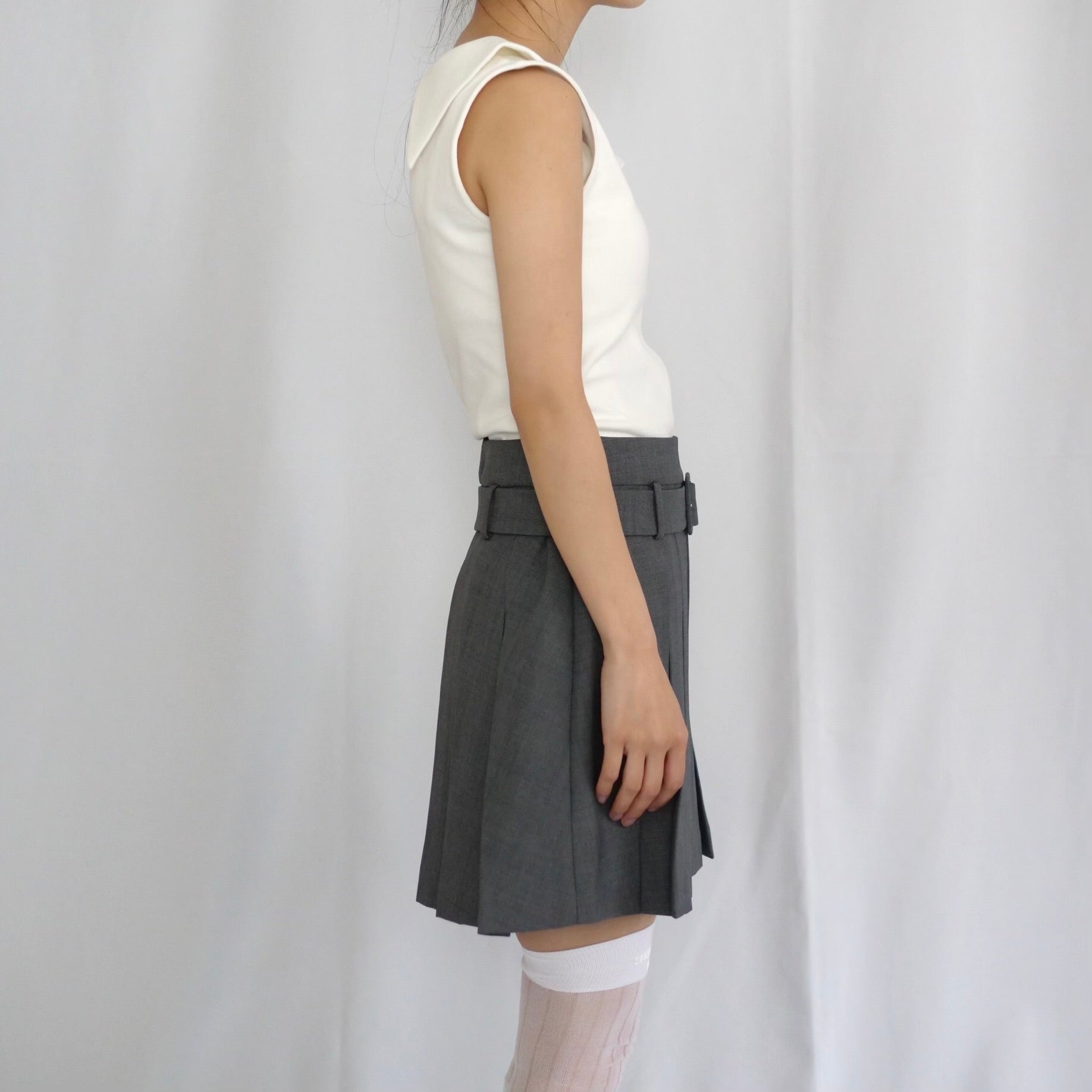 SHUSHU/TONG   Lapel elastic sleeveless top / white