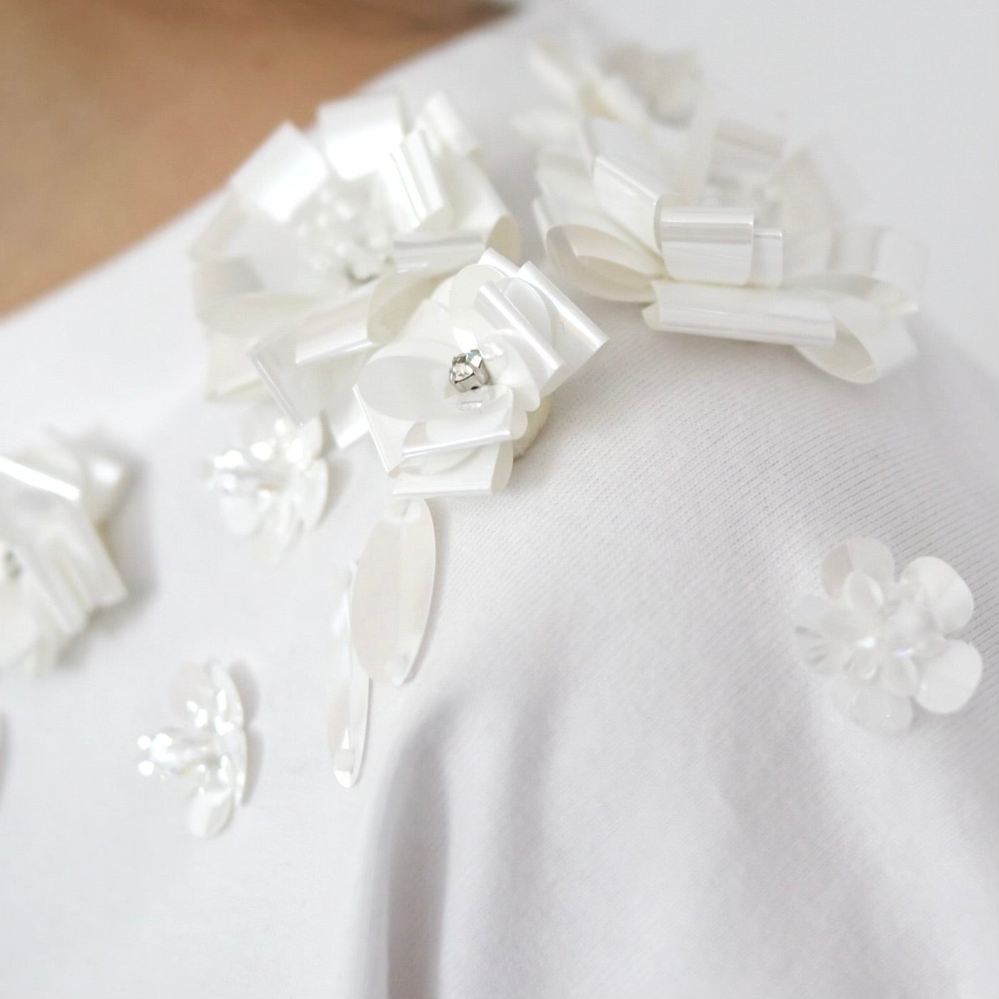 SHUSHU/TONG  Beaded floral T-shirt / white