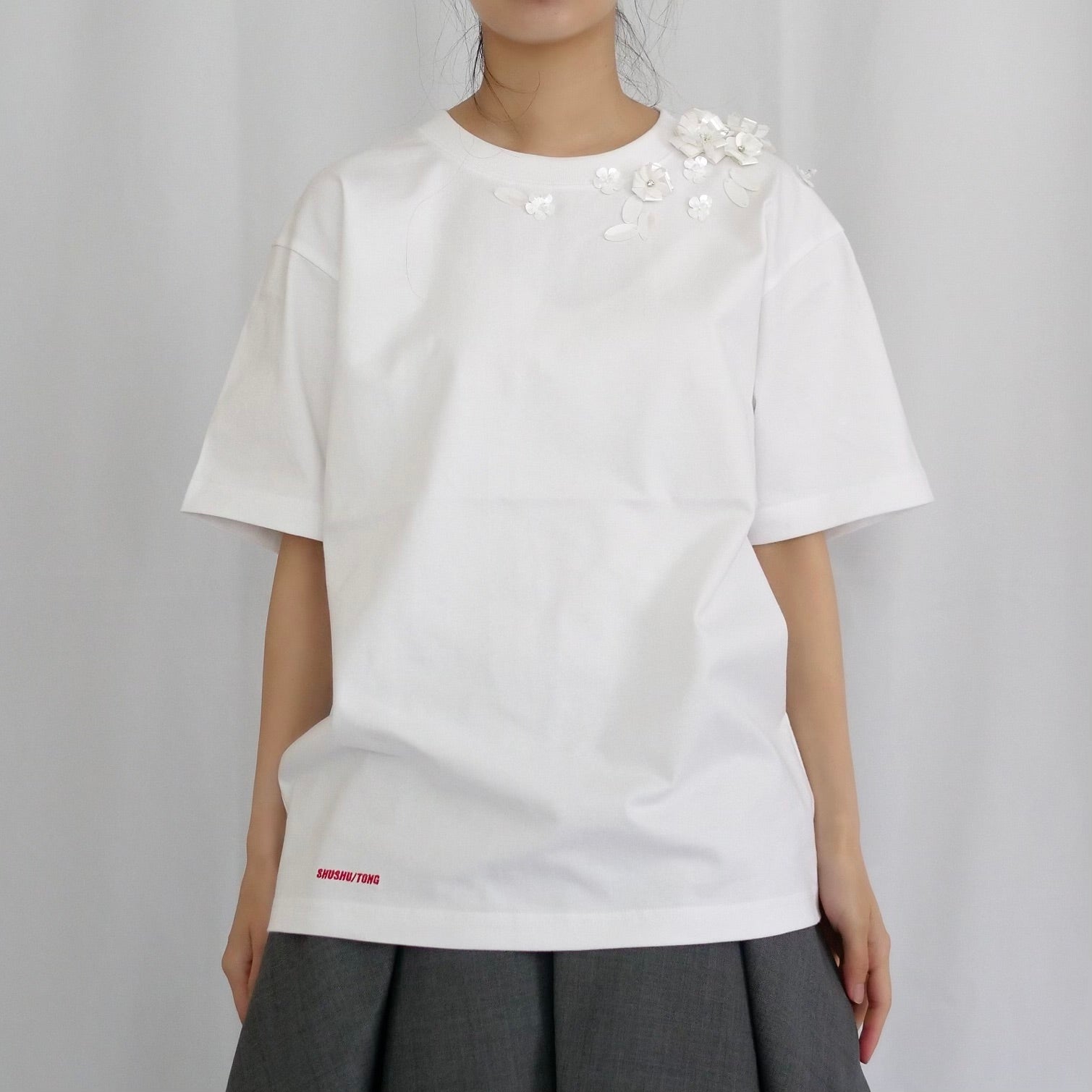SHUSHU/TONG  Beaded floral T-shirt / white