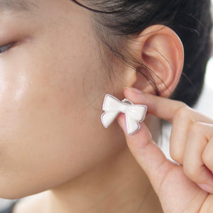 SHUSHU/TONG  Ceramics Bowknot Earring (ピアス) / white