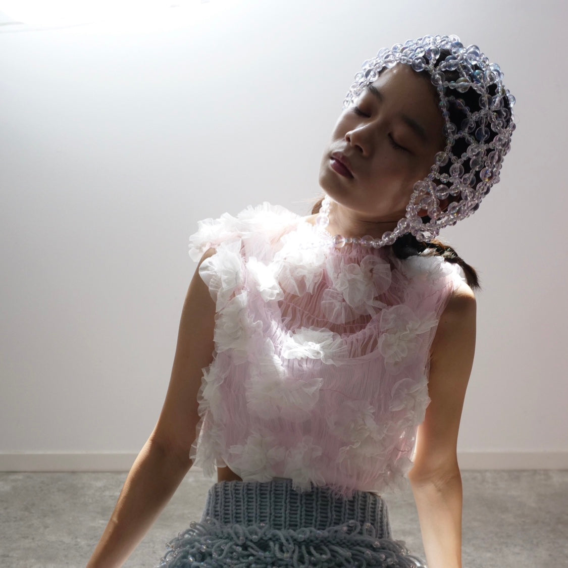 SUSAN FANG　IRIDESCENT BEADED HEADPIECE
