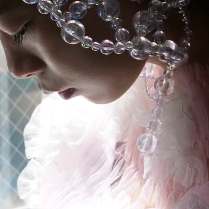 SUSAN FANG　IRIDESCENT BEADED HEADPIECE