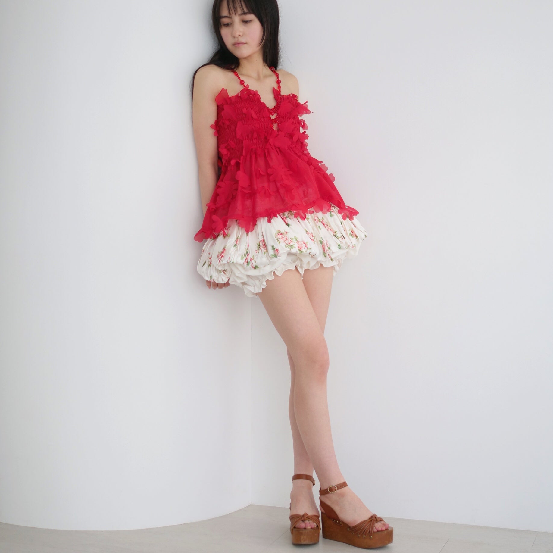 【SUSAN FANG】 ビーズブラトップ 美品 値下げ中 SUSAN FANG FLOWER-LASER CUT SHIRRED TOP / RED – dim at noon