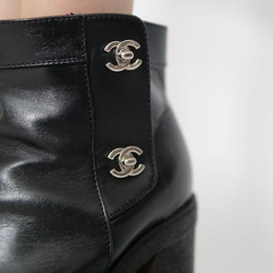 [OLD&VINTAGE] CHANEL　ショートブーツ