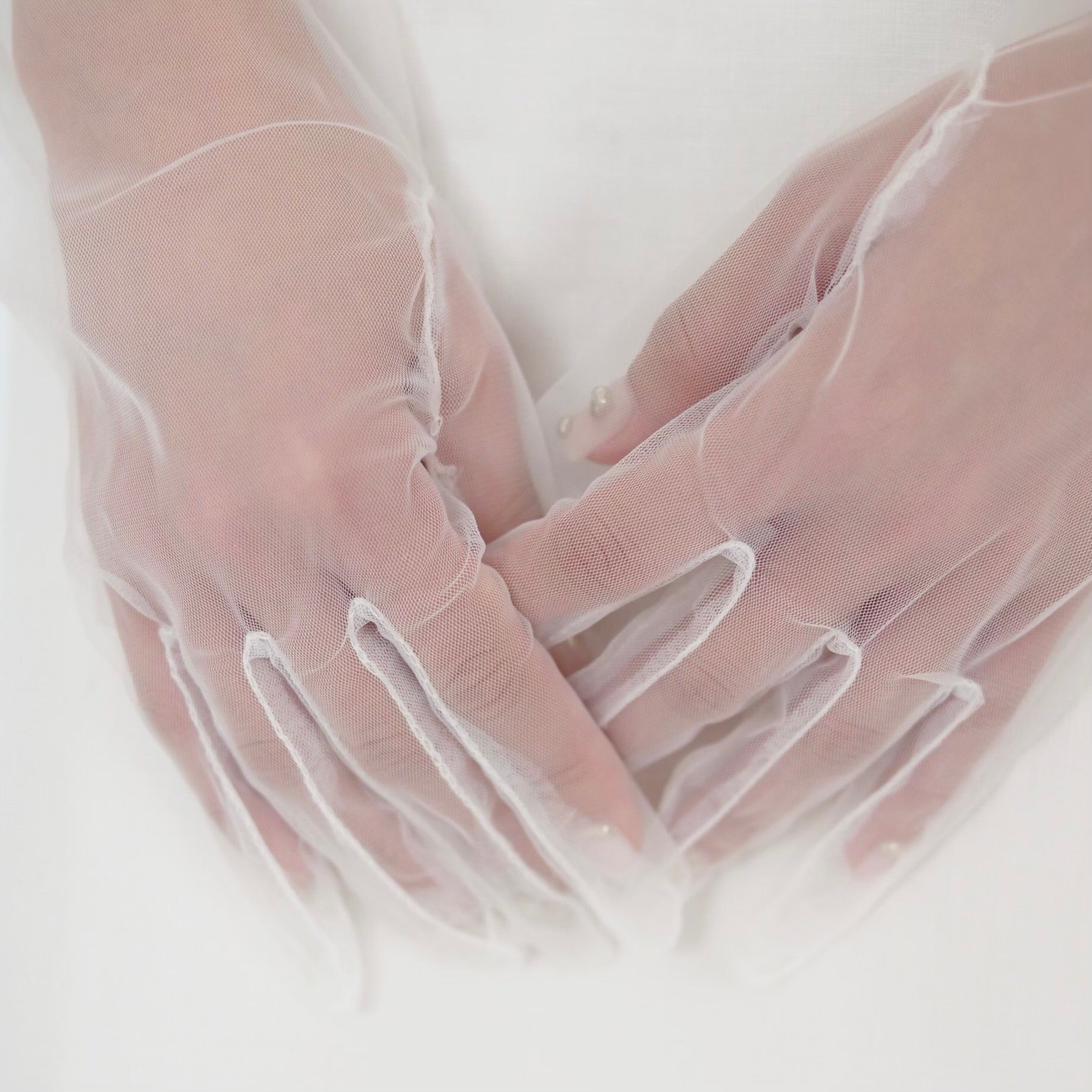 SUSAN FANG　RIBBON BOW GLOVES (WHITE)