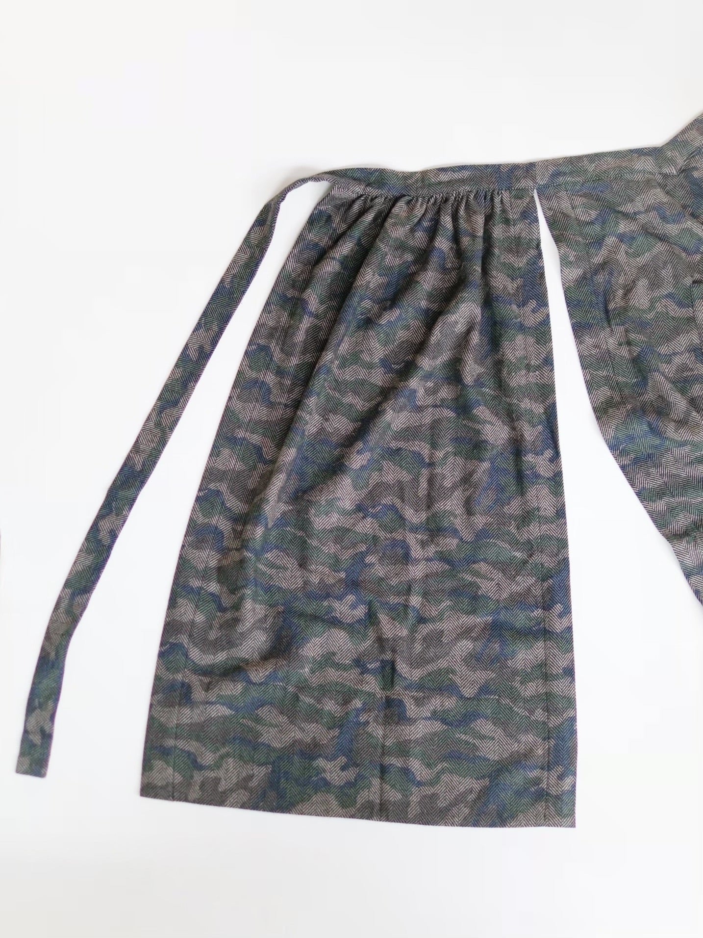 MADROMY　カモフラージュエプロンワンピース