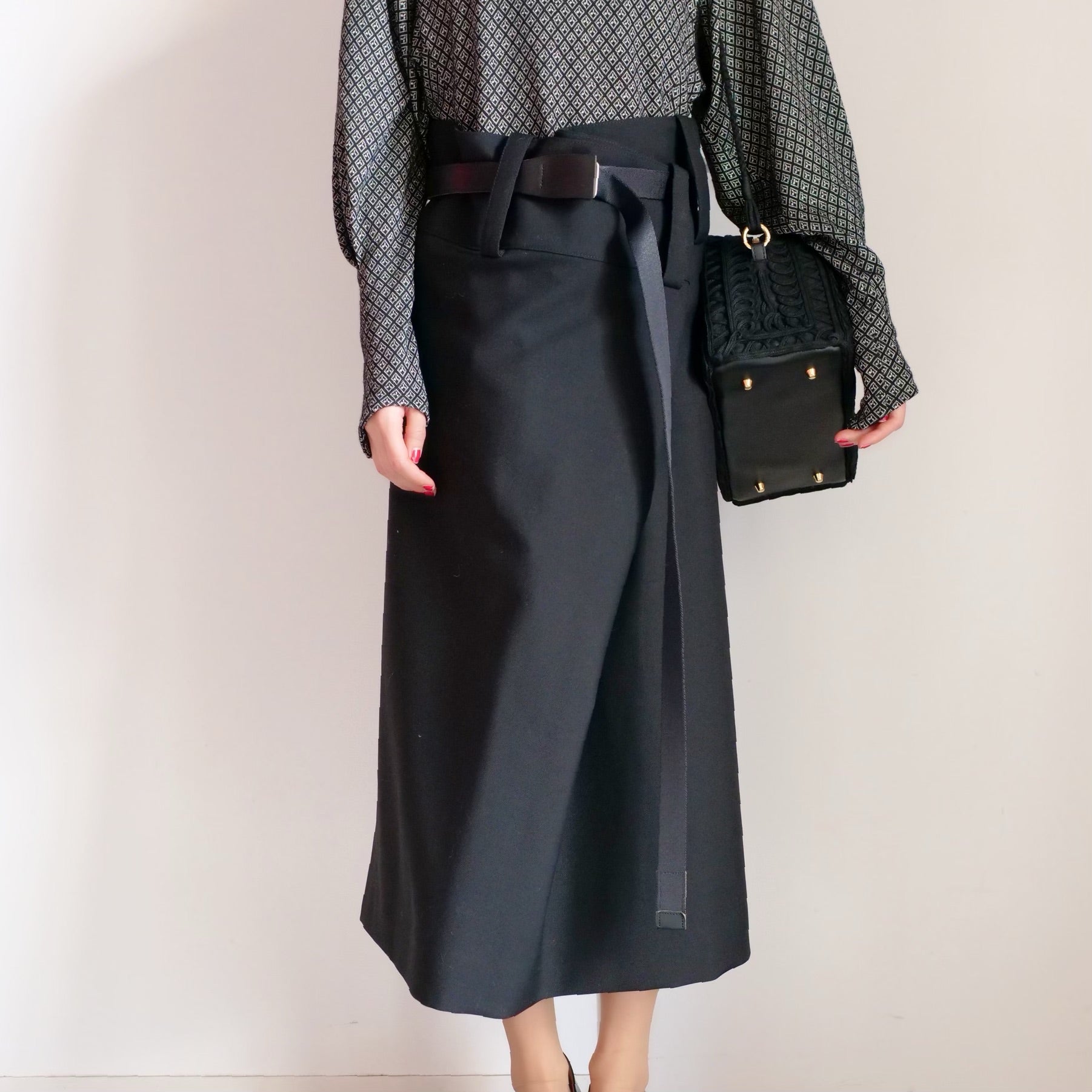 [OLD&VINTAGE] BALENCIAGA asymmetryスカート　BLACK
