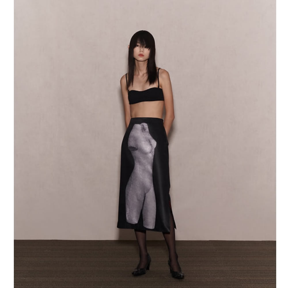 JOHN  Black Sculpture Print Midi Skirt / BLACK